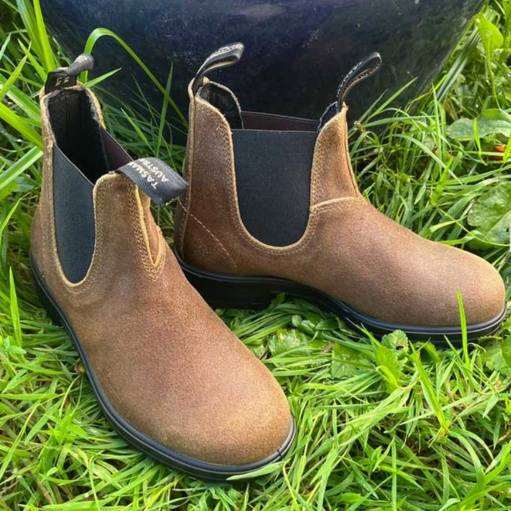 Blundstone Work Boots in Brown Suede